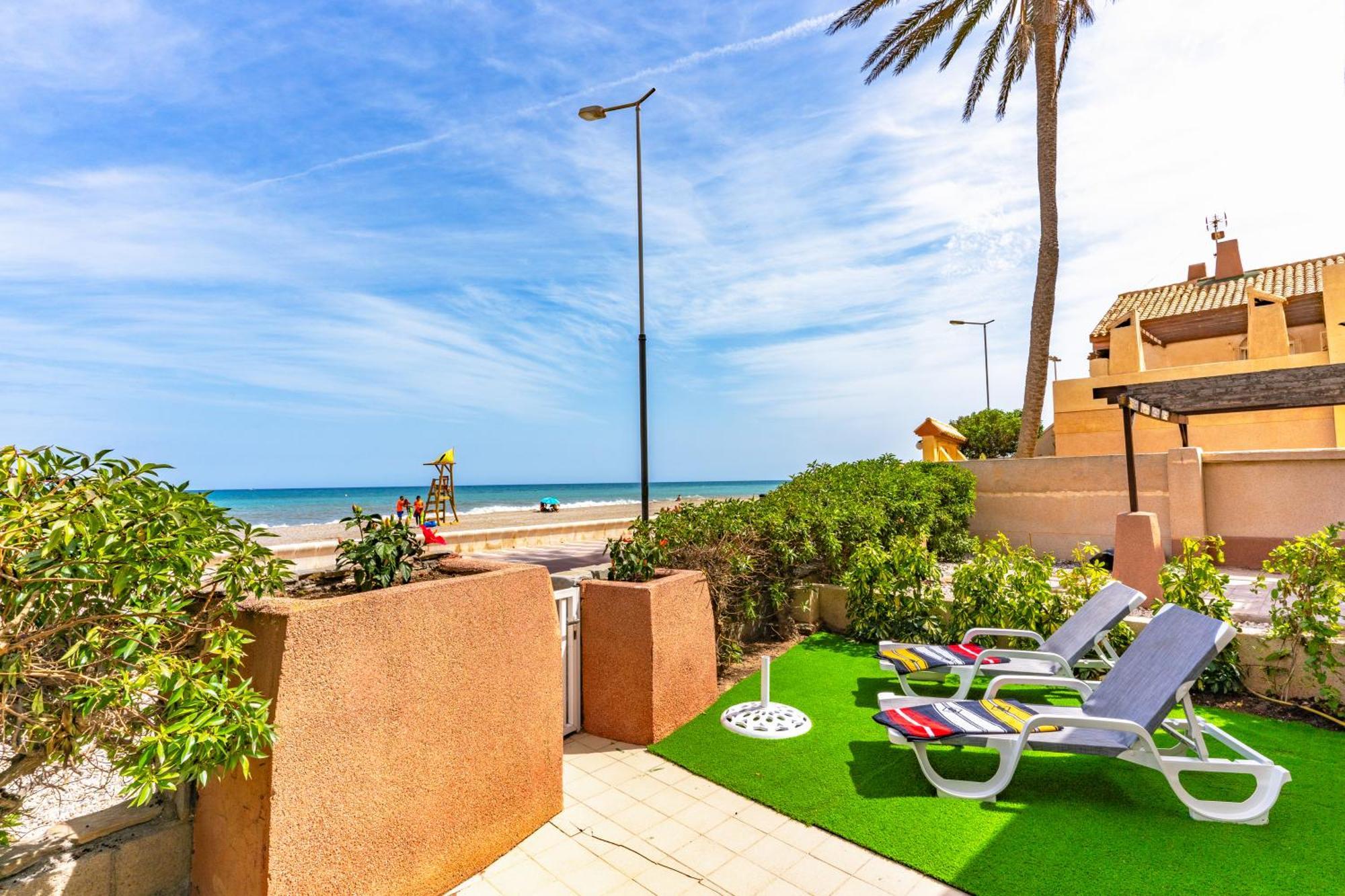 Beachhouse Playa R&R Roquetas de Mar Exterior photo
